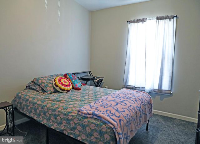 16 TREVINO DR, Martinsburg, WV 25405