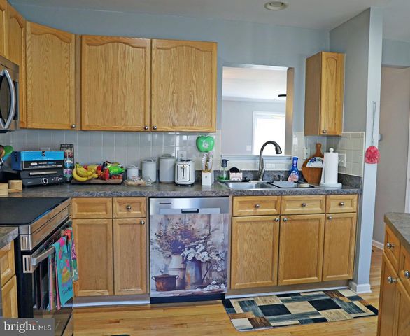 16 TREVINO DR, Martinsburg, WV 25405