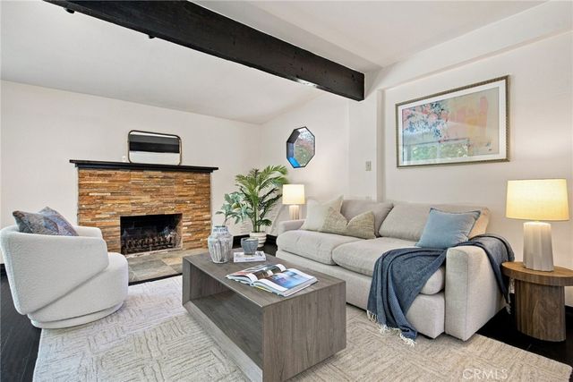 7357 Anatola Avenue, Lake Balboa, CA 91406