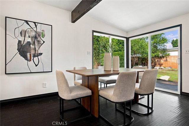 7357 Anatola Avenue, Lake Balboa, CA 91406