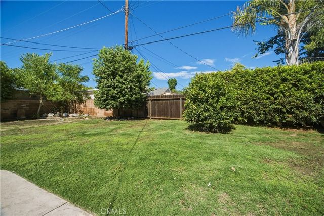 7357 Anatola Avenue, Lake Balboa, CA 91406