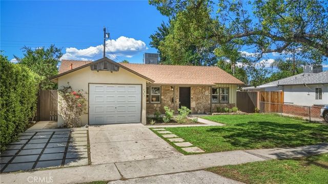 7357 Anatola Avenue, Lake Balboa, CA 91406