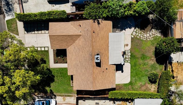 7357 Anatola Avenue, Lake Balboa, CA 91406