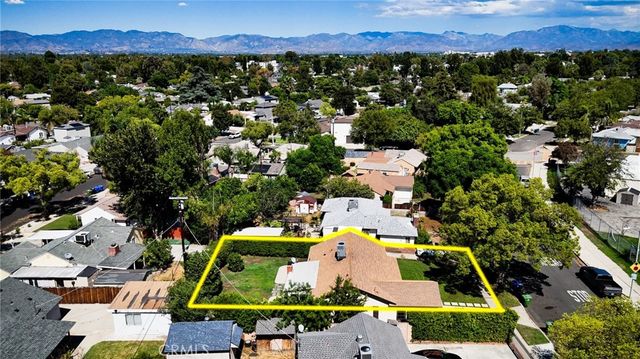 7357 Anatola Avenue, Lake Balboa, CA 91406