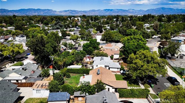 7357 Anatola Avenue, Lake Balboa, CA 91406