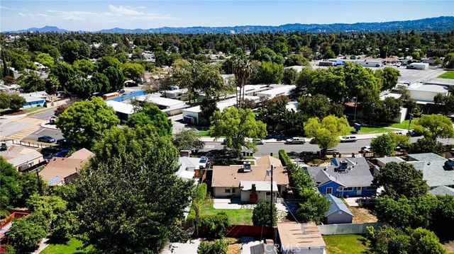 7357 Anatola Avenue, Lake Balboa, CA 91406
