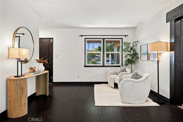7357 Anatola Avenue, Lake Balboa, CA 91406