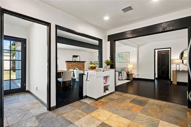7357 Anatola Avenue, Lake Balboa, CA 91406