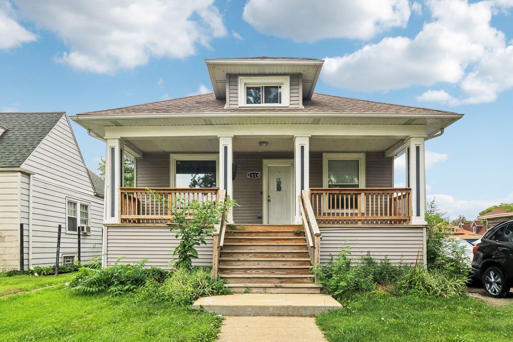 2024 S 6th Avenue, Maywood, IL 60153