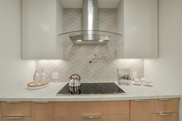 5110 San Felipe Street 77W, Houston, TX 77056