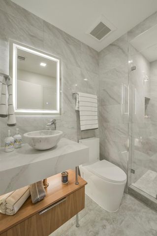 5110 San Felipe Street 77W, Houston, TX 77056