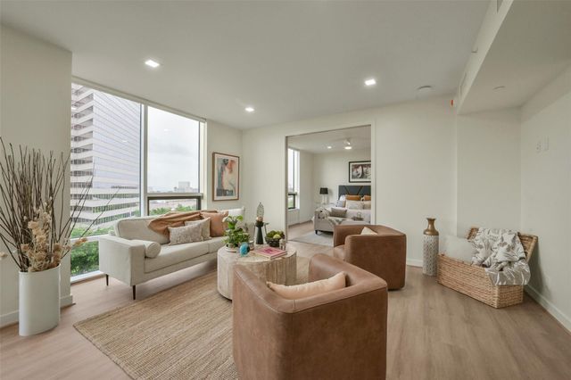 5110 San Felipe Street 77W, Houston, TX 77056