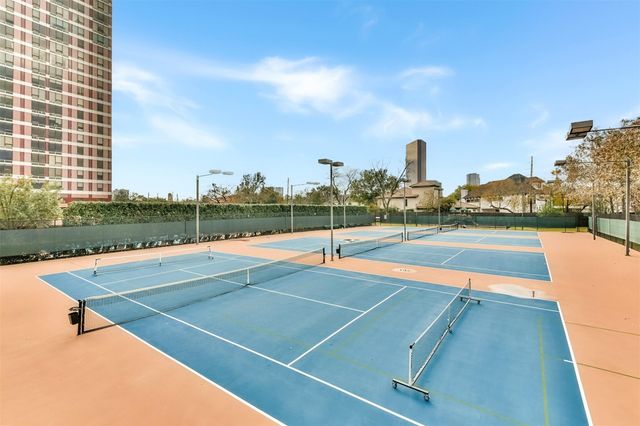 5110 San Felipe Street 77W, Houston, TX 77056