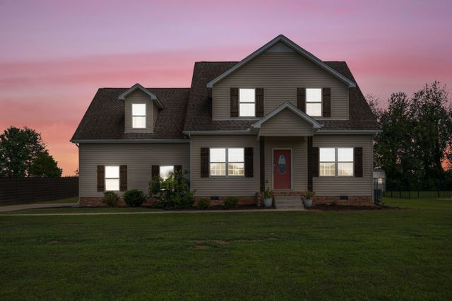 1248 Leaf Ln, Ashland City, TN 37015