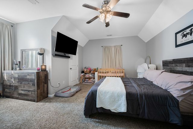 1248 Leaf Ln, Ashland City, TN 37015