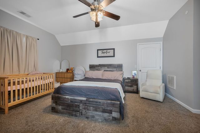 1248 Leaf Ln, Ashland City, TN 37015