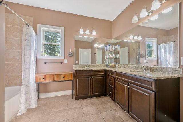 1248 Leaf Ln, Ashland City, TN 37015