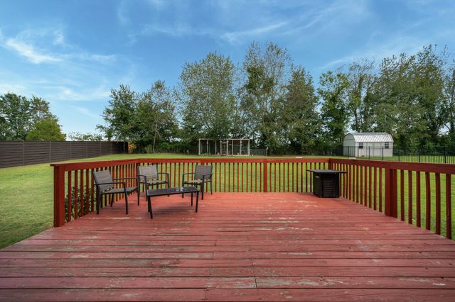 1248 Leaf Ln, Ashland City, TN 37015