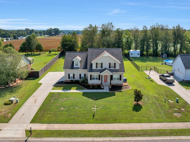 1248 Leaf Ln, Ashland City, TN 37015
