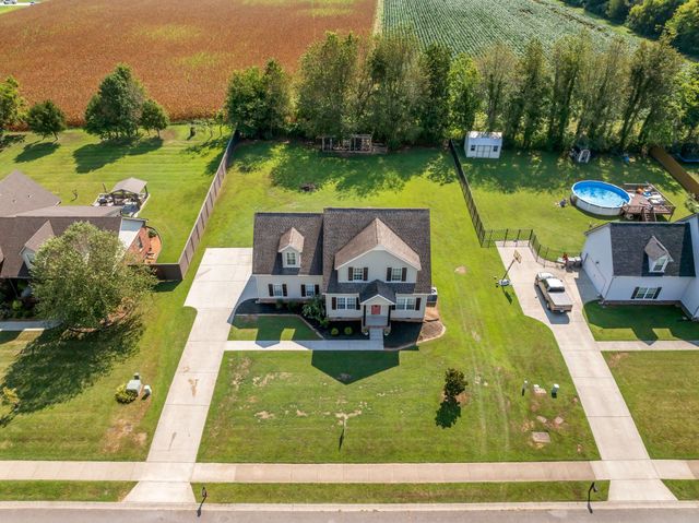 1248 Leaf Ln, Ashland City, TN 37015