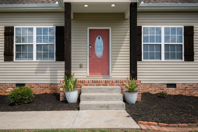 1248 Leaf Ln, Ashland City, TN 37015