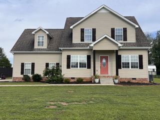 1248 Leaf Ln, Ashland City, TN 37015