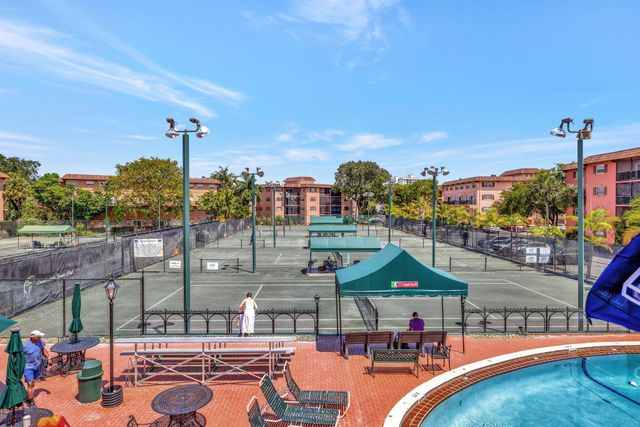 660 Tennis Club Drive 303, Fort Lauderdale, FL 33311