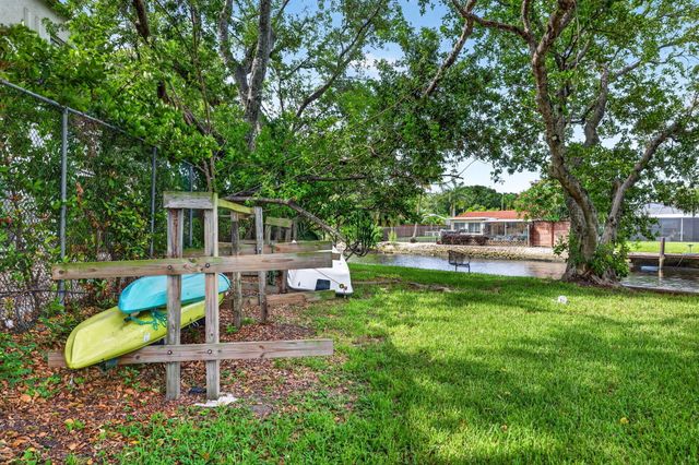 660 Tennis Club Drive 303, Fort Lauderdale, FL 33311