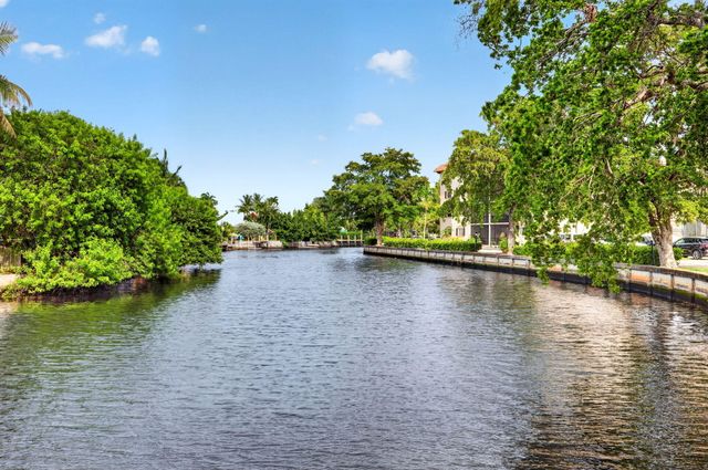 660 Tennis Club Drive 303, Fort Lauderdale, FL 33311