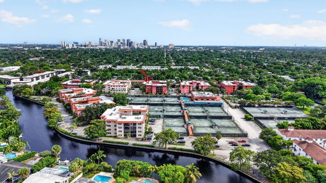 660 Tennis Club Drive 303, Fort Lauderdale, FL 33311