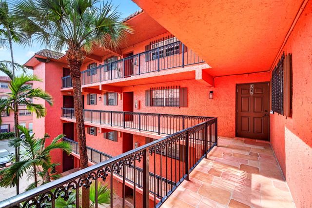 660 Tennis Club Drive 303, Fort Lauderdale, FL 33311