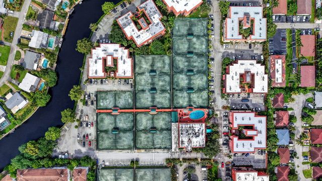 660 Tennis Club Drive 303, Fort Lauderdale, FL 33311