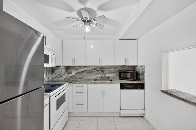 660 Tennis Club Drive 303, Fort Lauderdale, FL 33311