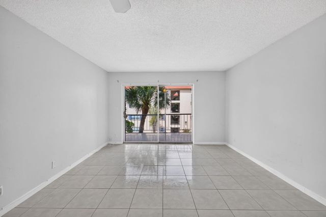660 Tennis Club Drive 303, Fort Lauderdale, FL 33311