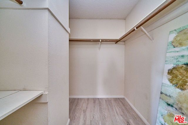 5437 Corteen Place 212, Los Angeles, CA 91607