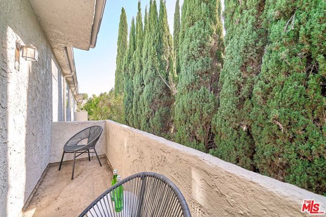 5437 Corteen Place 212, Los Angeles, CA 91607