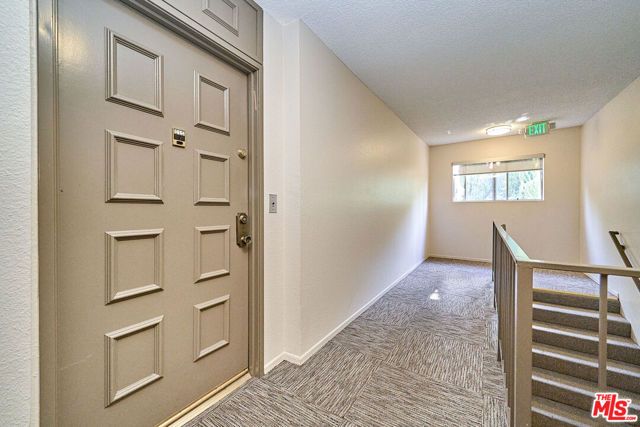 5437 Corteen Place 212, Los Angeles, CA 91607