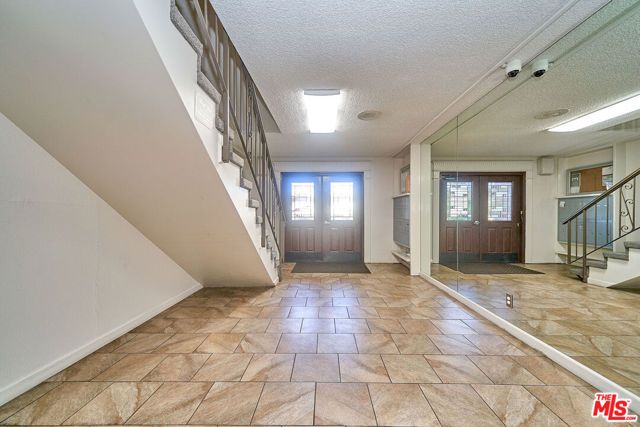 5437 Corteen Place 212, Los Angeles, CA 91607