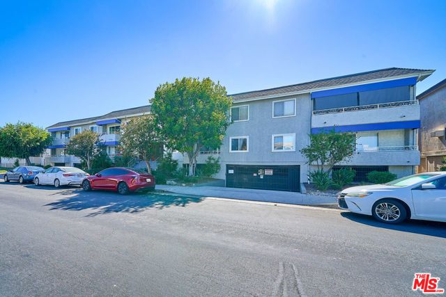 5437 Corteen Place 212, Los Angeles, CA 91607