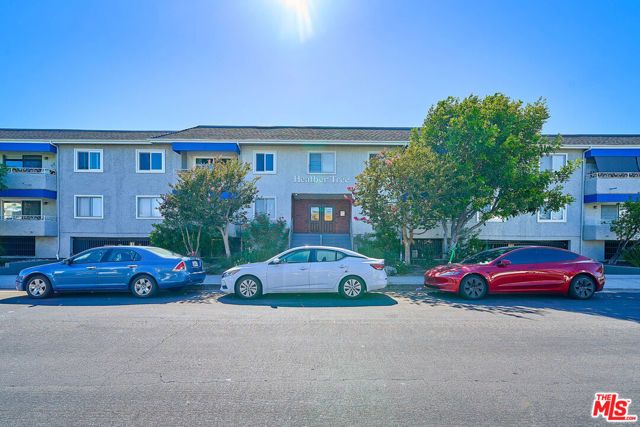 5437 Corteen Place 212, Los Angeles, CA 91607