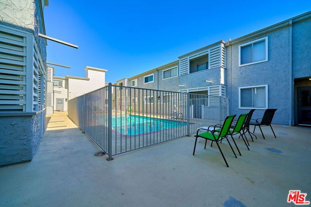 5437 Corteen Place 212, Los Angeles, CA 91607