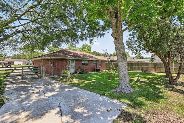 1501 Colby Drive, Baytown, TX 77520