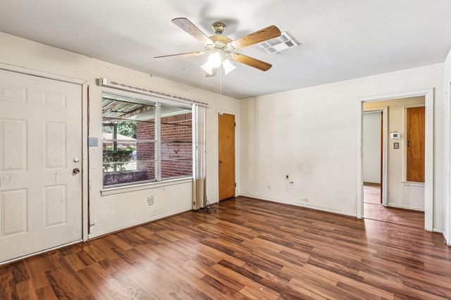 1501 Colby Drive, Baytown, TX 77520