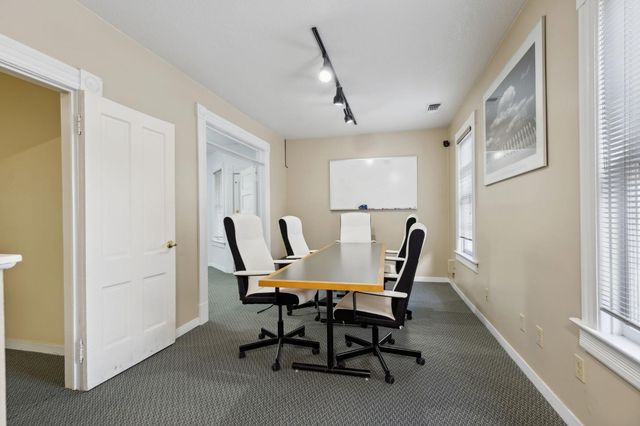 1823 11th St, Sacramento, CA 95811