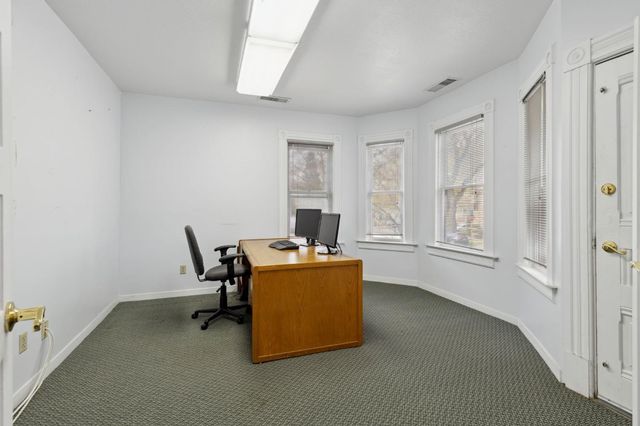 1823 11th St, Sacramento, CA 95811