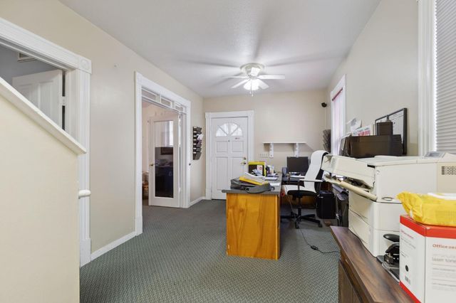 1823 11th St, Sacramento, CA 95811