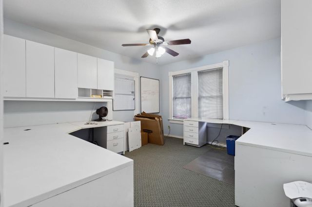 1823 11th St, Sacramento, CA 95811