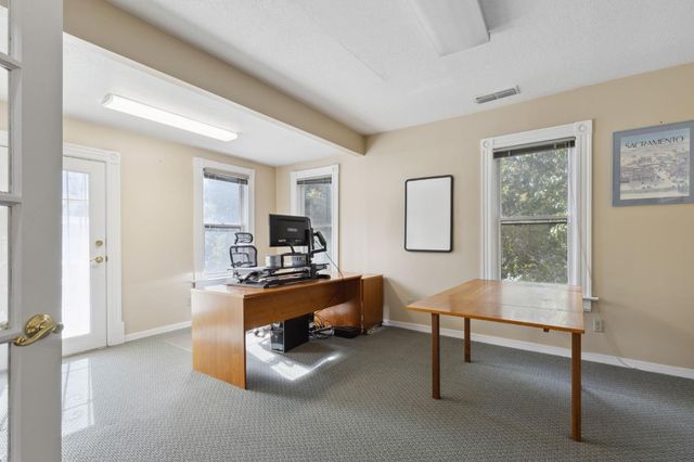 1823 11th St, Sacramento, CA 95811