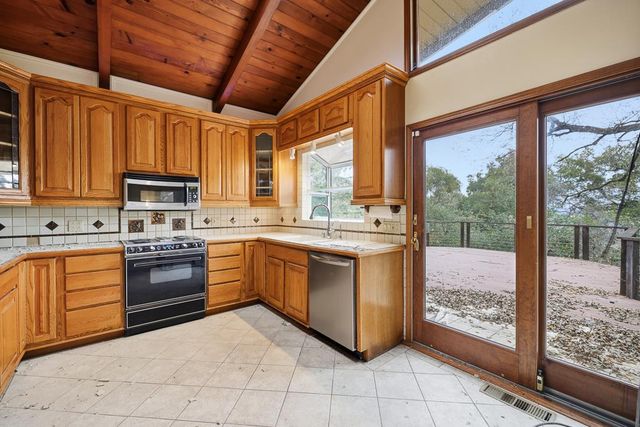 16 Castlewood Drive, Pleasanton, CA 94566