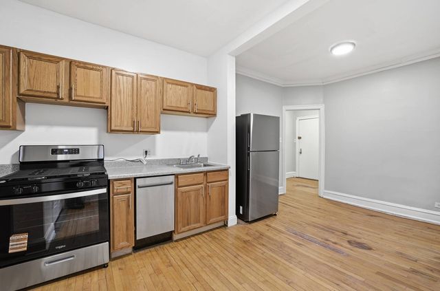 2336 W Addison Street i2, Chicago, IL 60618